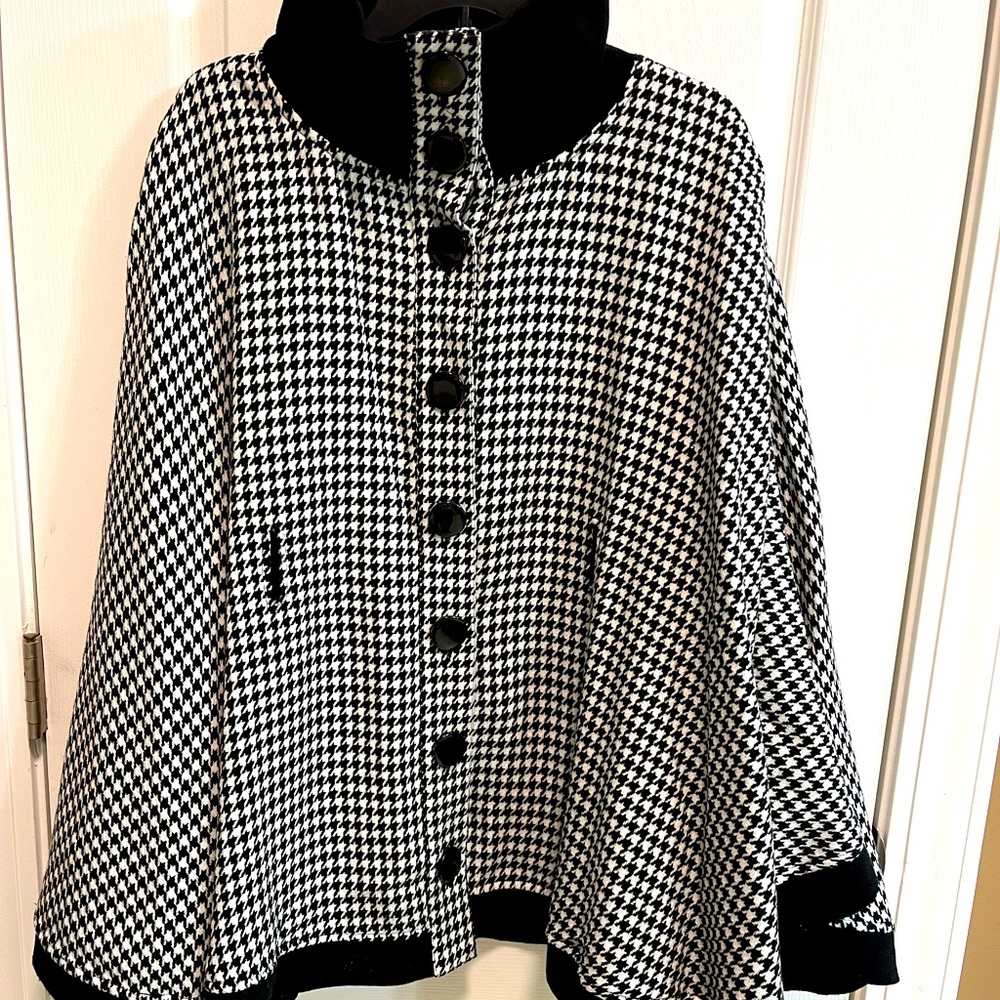 Houndstooth Cape